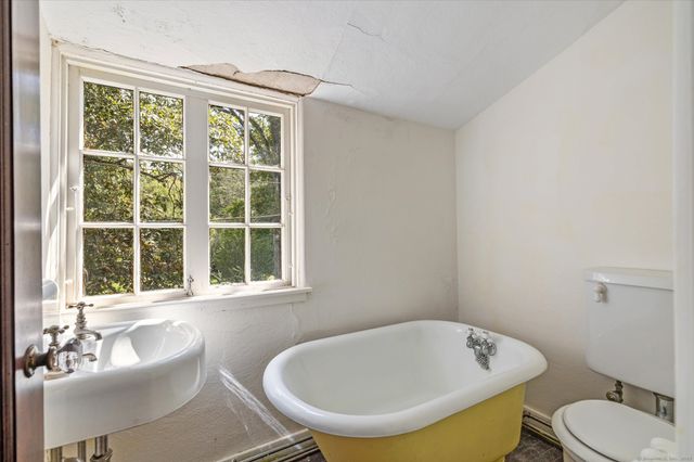 69 Peckham Lane, Killingly, CT 06239