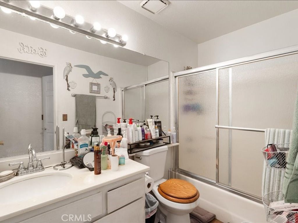 Image 28 of property listing at 15111 Freeman, Lawndale, CA 90260