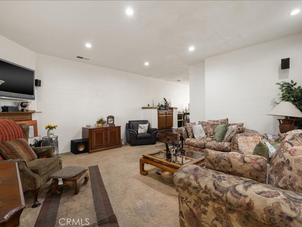 Image 7 of property listing at 15111 Freeman, Lawndale, CA 90260