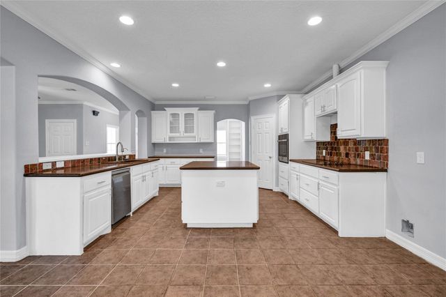 7411 Augusta Lane, Rosharon, TX 77583