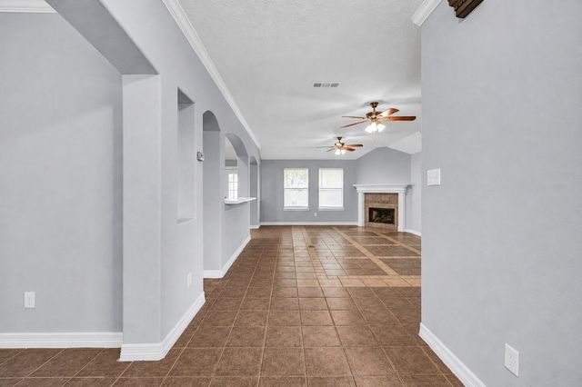 7411 Augusta Lane, Rosharon, TX 77583