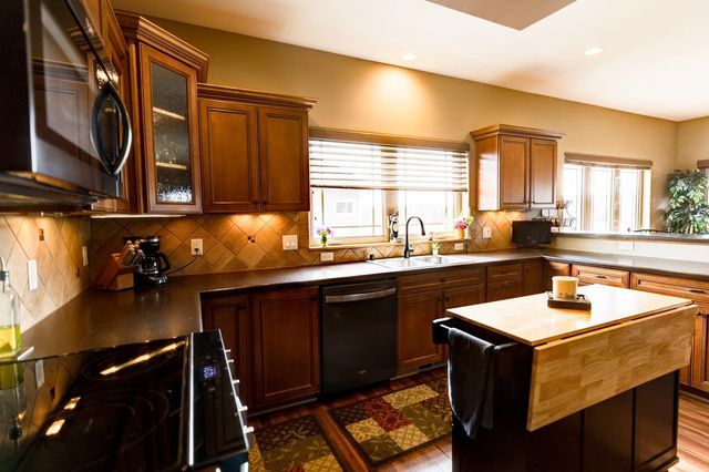 1425 Nels Court, Waunakee, WI 53597