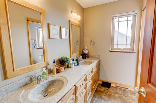 1425 Nels Court, Waunakee, WI 53597