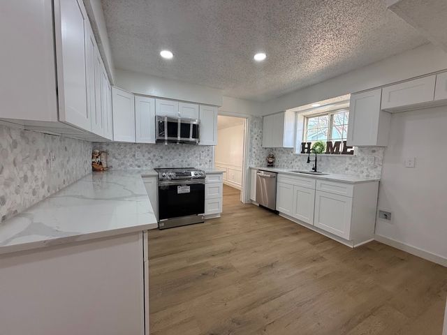 413 Kingsbridge Court, Garland, TX 75040