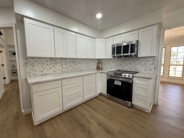 413 Kingsbridge Court, Garland, TX 75040