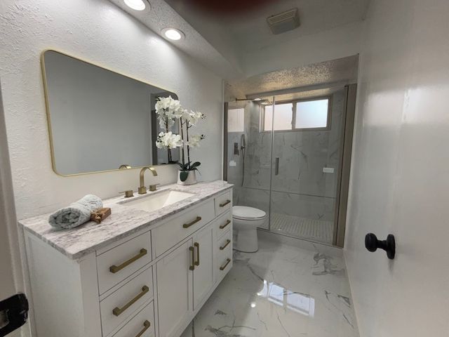 413 Kingsbridge Court, Garland, TX 75040