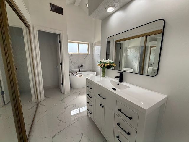 413 Kingsbridge Court, Garland, TX 75040