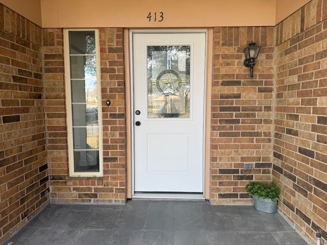 413 Kingsbridge Court, Garland, TX 75040