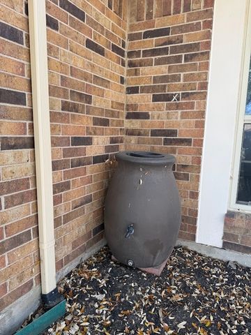 413 Kingsbridge Court, Garland, TX 75040