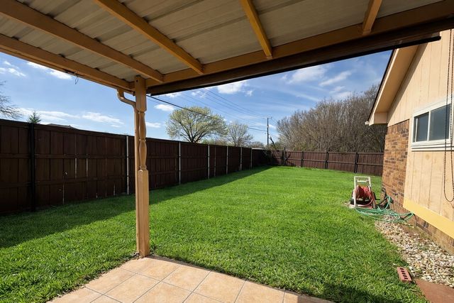 413 Kingsbridge Court, Garland, TX 75040