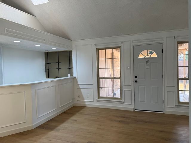 413 Kingsbridge Court, Garland, TX 75040