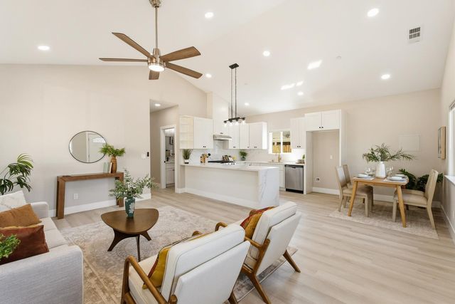 2450 Knoll St, Sacramento, CA 95815