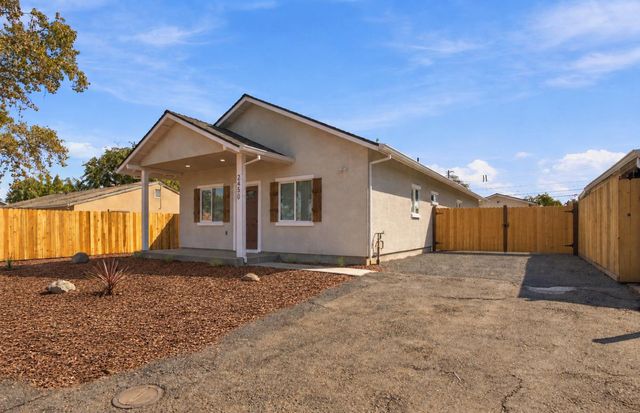2450 Knoll St, Sacramento, CA 95815