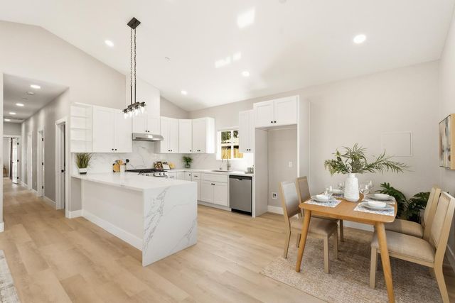2450 Knoll St, Sacramento, CA 95815