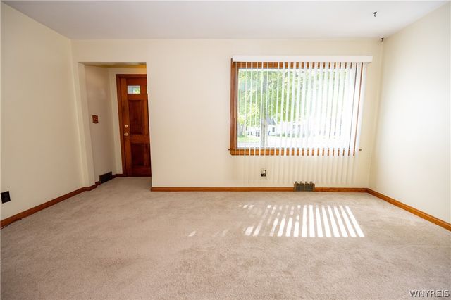 44 Warren Avenue, West Seneca, NY 14224