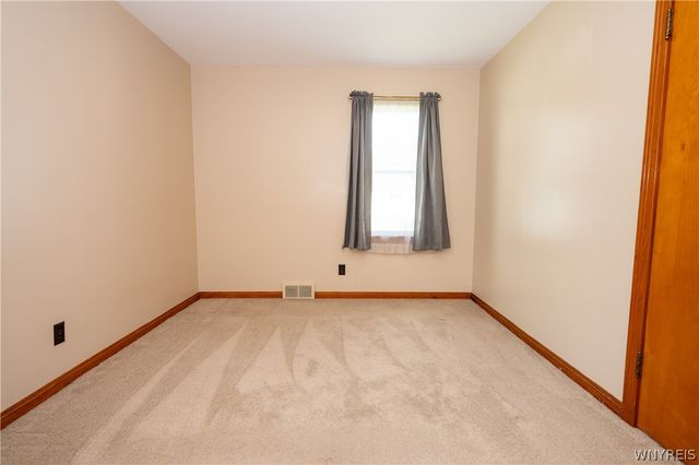 44 Warren Avenue, West Seneca, NY 14224