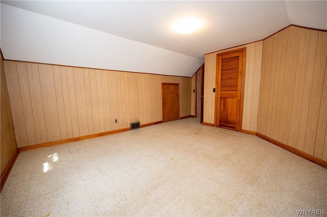 44 Warren Avenue, West Seneca, NY 14224