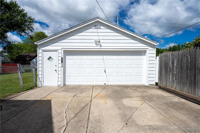 44 Warren Avenue, West Seneca, NY 14224
