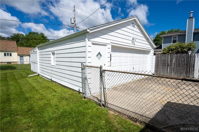 44 Warren Avenue, West Seneca, NY 14224