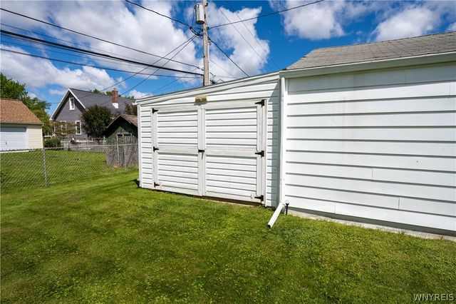 44 Warren Avenue, West Seneca, NY 14224