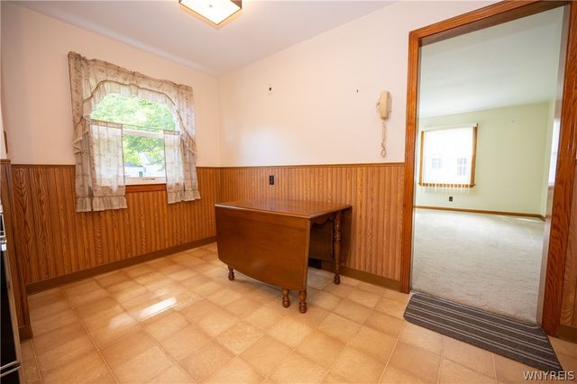 44 Warren Avenue, West Seneca, NY 14224