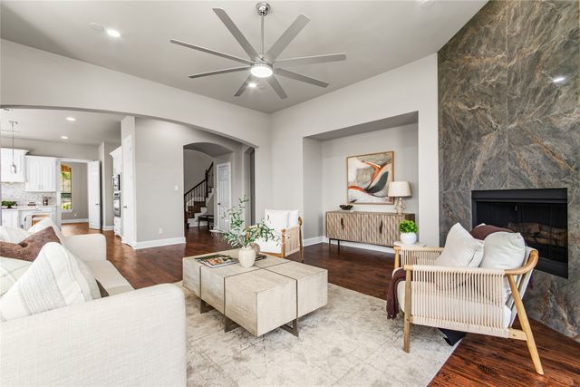 632 Duke Saxony Drive, Lewisville, TX 75056