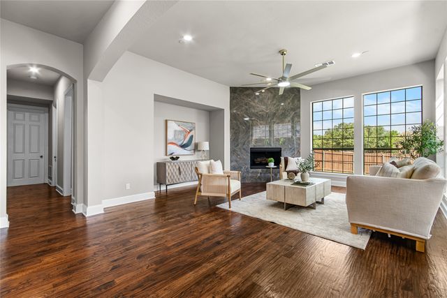 632 Duke Saxony Drive, Lewisville, TX 75056