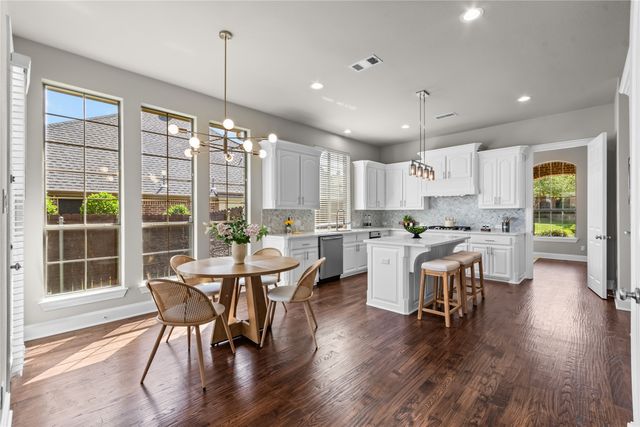 632 Duke Saxony Drive, Lewisville, TX 75056