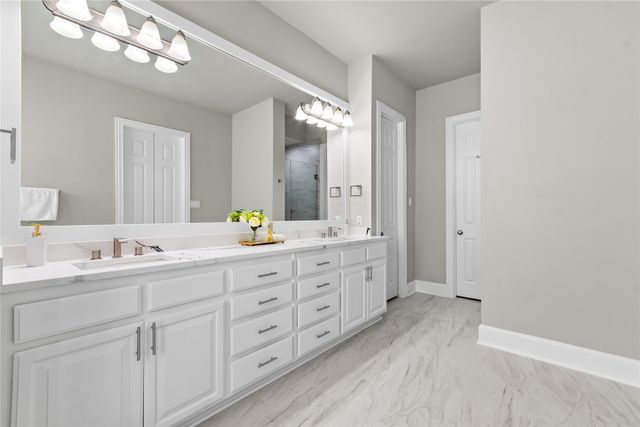 632 Duke Saxony Drive, Lewisville, TX 75056