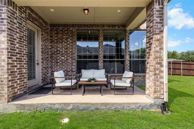 632 Duke Saxony Drive, Lewisville, TX 75056
