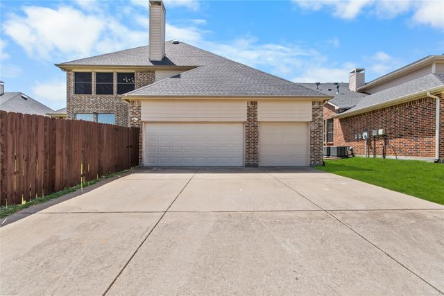 632 Duke Saxony Drive, Lewisville, TX 75056