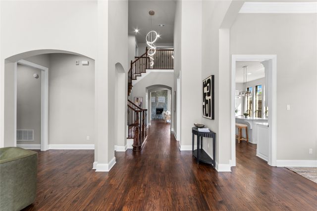 632 Duke Saxony Drive, Lewisville, TX 75056