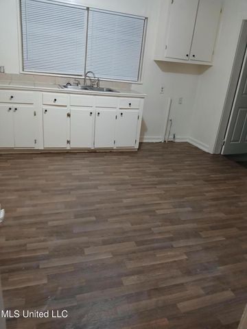 318 Cameron Street, Jackson, MS 39212