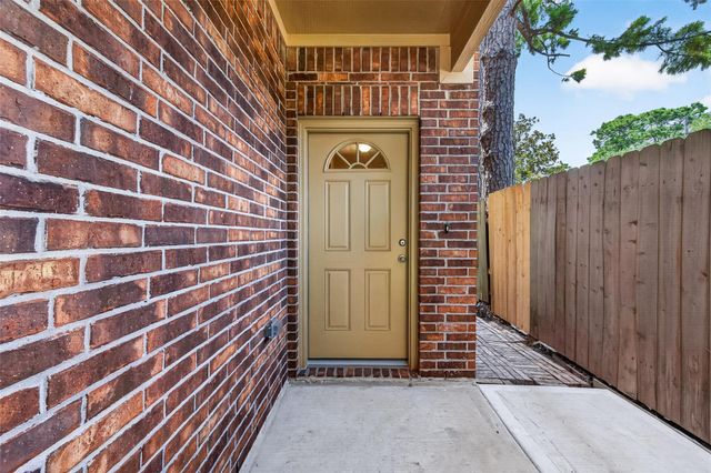 13531 Villas Palmas Drive, Houston, TX 77070
