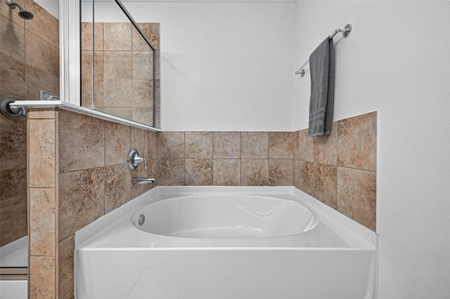 13531 Villas Palmas Drive, Houston, TX 77070