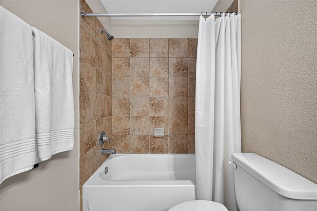 13531 Villas Palmas Drive, Houston, TX 77070