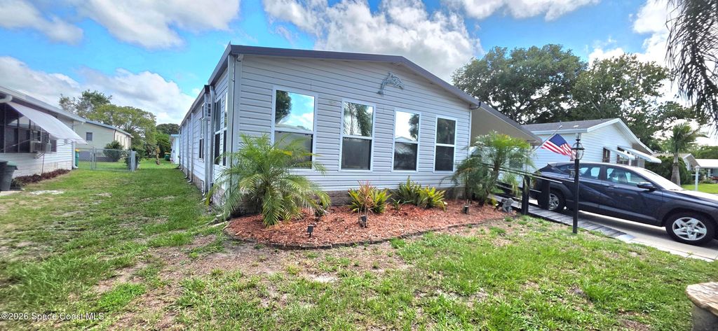 579 N Dolphin Circle, Barefoot Bay, FL 32976
