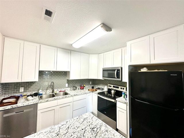 1255 New Land DR, Virginia Beach, VA 23453