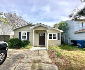 1255 New Land DR, Virginia Beach, VA 23453