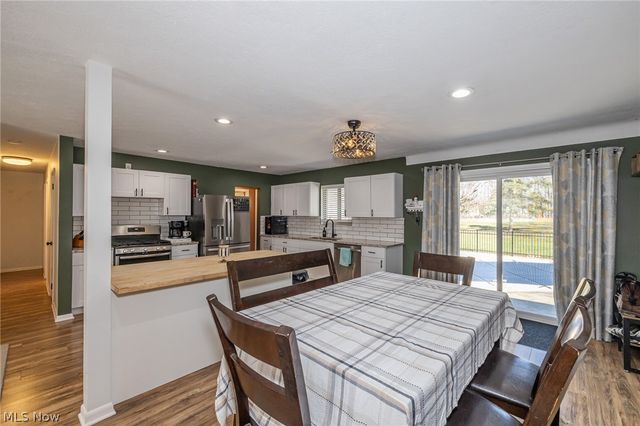 8320 Craigleigh Drive, Parma, OH 44129