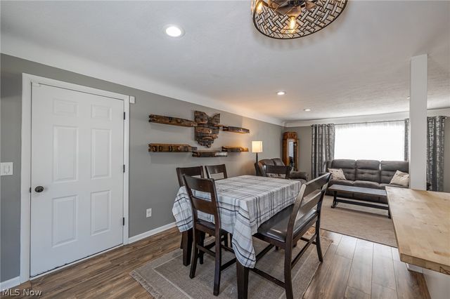 8320 Craigleigh Drive, Parma, OH 44129