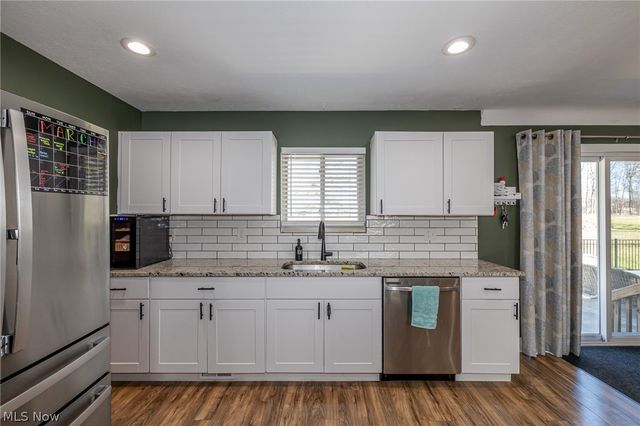 8320 Craigleigh Drive, Parma, OH 44129