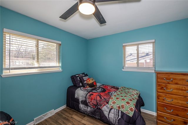 8320 Craigleigh Drive, Parma, OH 44129