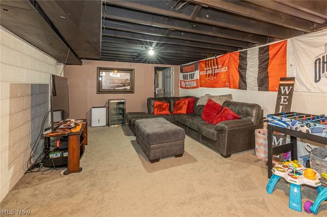 8320 Craigleigh Drive, Parma, OH 44129