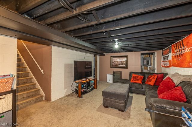 8320 Craigleigh Drive, Parma, OH 44129