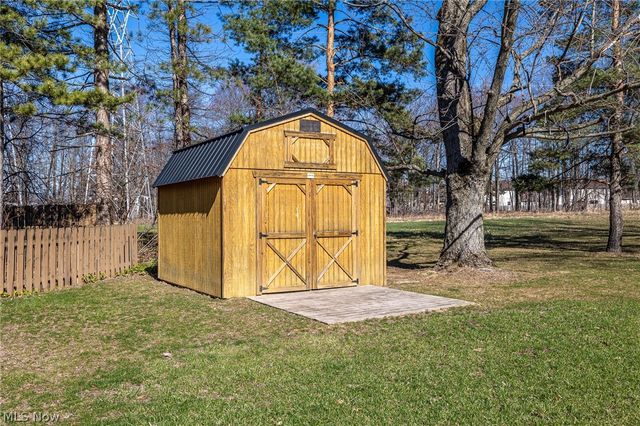 8320 Craigleigh Drive, Parma, OH 44129