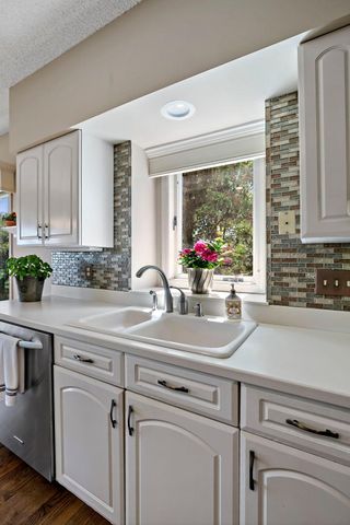 8923 Highland Bay, Woodbury, MN 55125