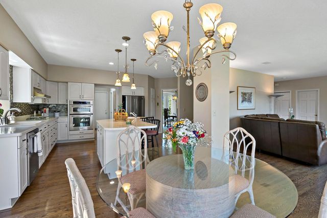 8923 Highland Bay, Woodbury, MN 55125