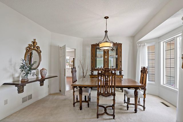8923 Highland Bay, Woodbury, MN 55125