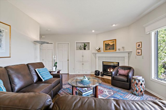 8923 Highland Bay, Woodbury, MN 55125